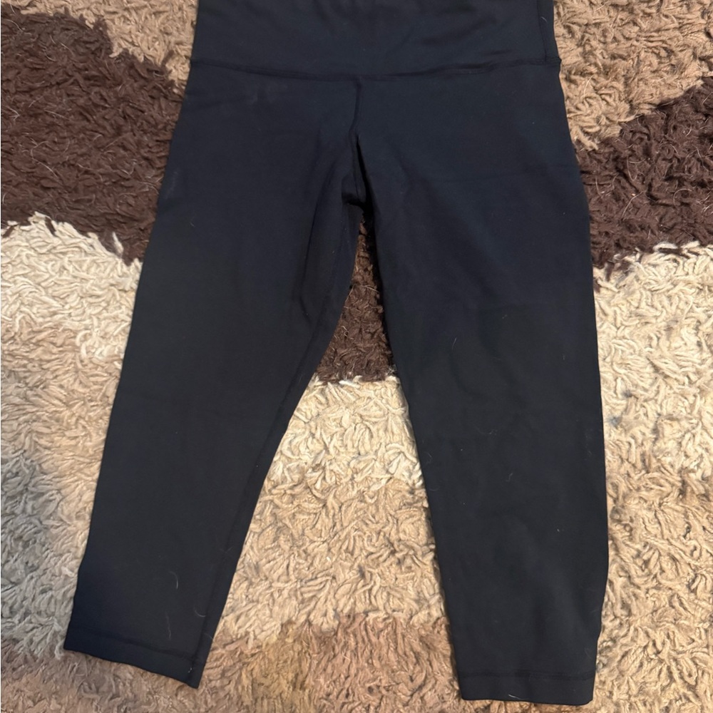 Lululemon size 6 cropped leggings